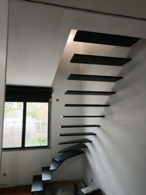 Escalier encastré noir